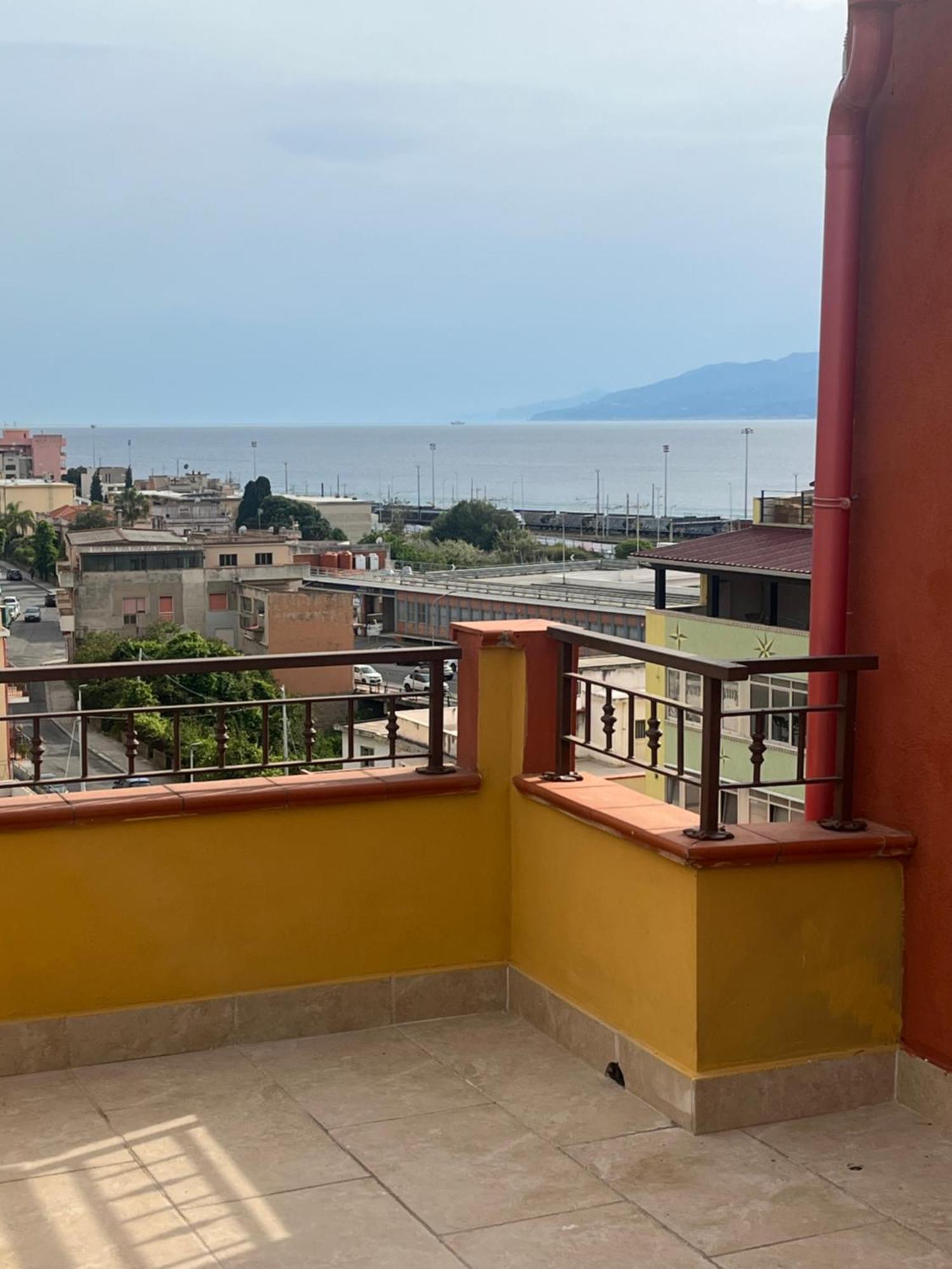 B&B Around The World Villa San Giovanni Dış mekan fotoğraf