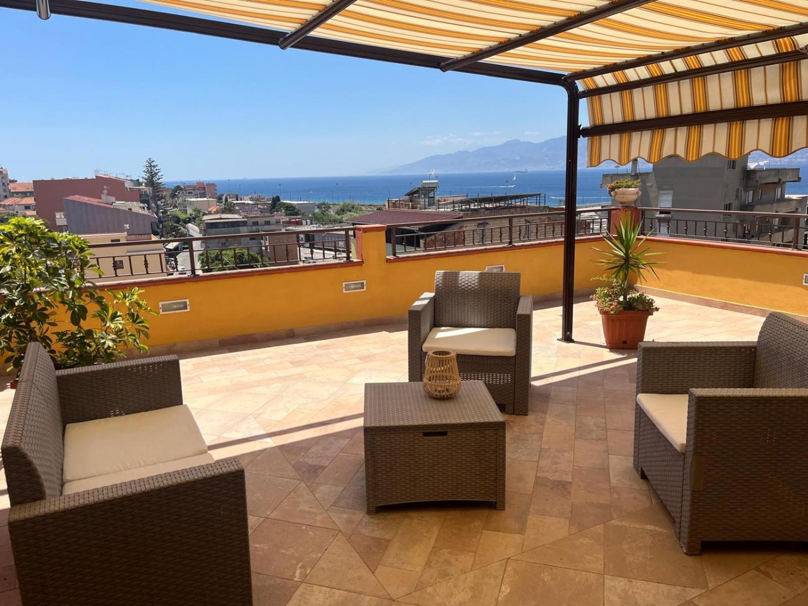 B&B Around The World Villa San Giovanni Dış mekan fotoğraf