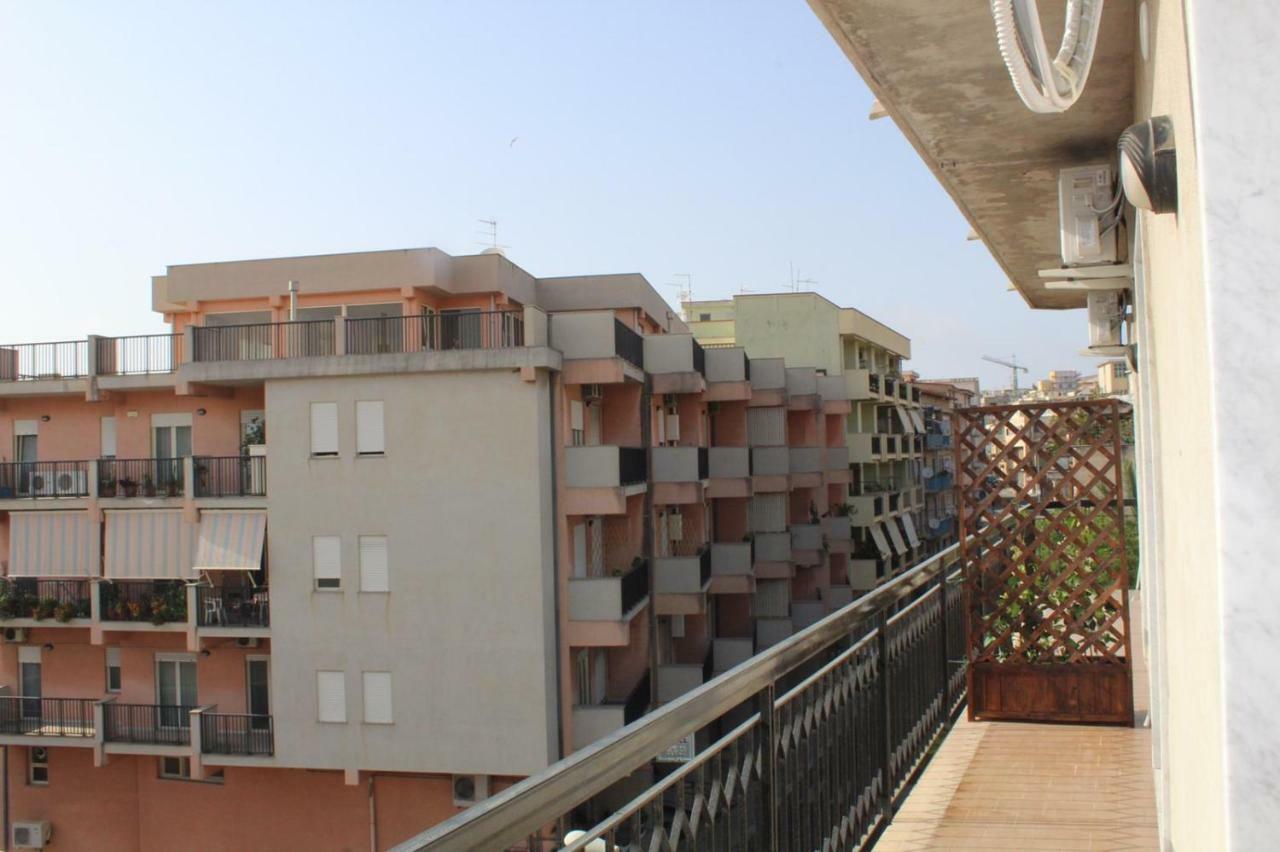 B&B Around The World Villa San Giovanni Dış mekan fotoğraf